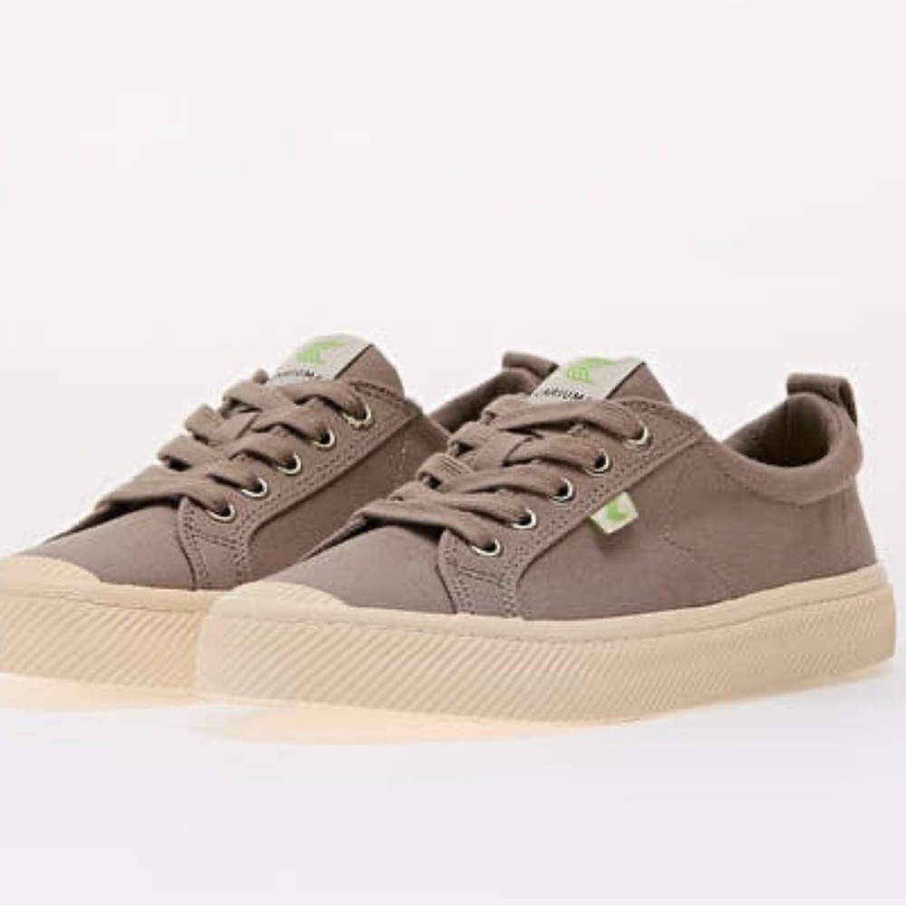 Cariuma Canvas OCA Mystic Gray